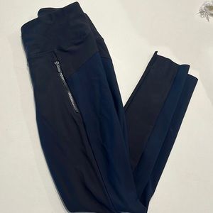 Two toned navy and black Athleta pants style number 54023